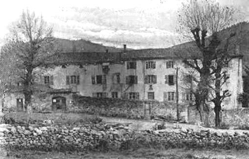Ecole du bourg de Saint-Préjet d'Allier au début du XXème siècle